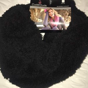 Black Cuddl Duds infinity scarf - with tags!